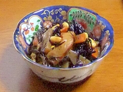 お箸が止まりません！大豆とひじきの煮物